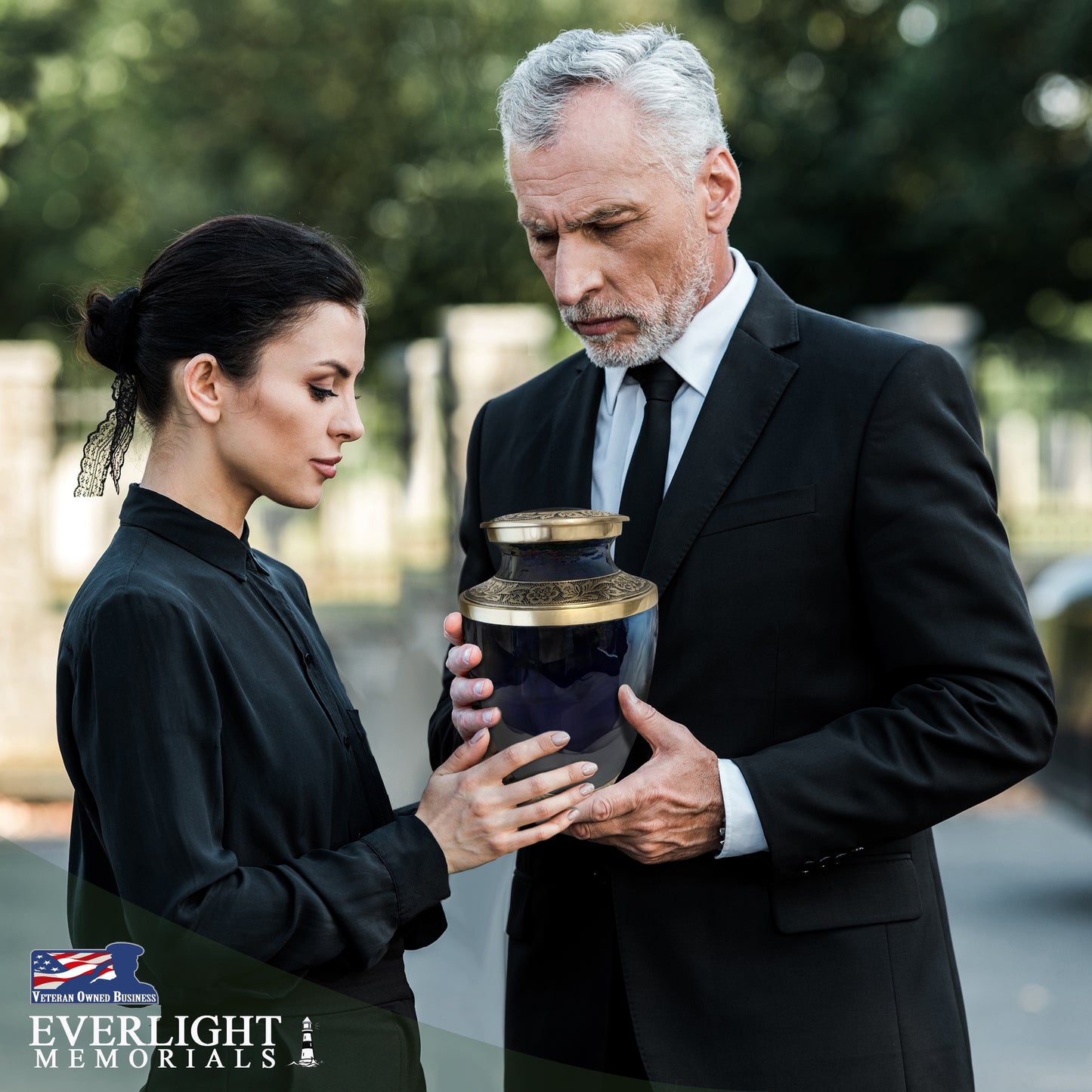 Grecian Classic Black Adult Cremation Urn for Human Ashes, Large with Velvet Bag